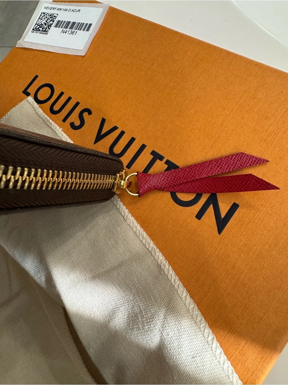 Louis Vuitton beautiful authentic